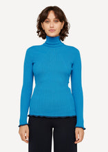 Laden Sie das Bild in den Galerie-Viewer, Neue Farbe HW24! Oleana Primary palette Pullover in der Farbe Azure