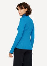 Laden Sie das Bild in den Galerie-Viewer, Neue Farbe HW24! Oleana Primary palette Pullover in der Farbe Azure