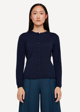 Laden Sie das Bild in den Galerie-Viewer, Neue Farbe! Oleana Carbon copy Cardigan in der Farbe Navy blue