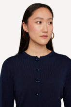 Laden Sie das Bild in den Galerie-Viewer, Neue Farbe! Oleana Carbon copy Cardigan in der Farbe Navy blue