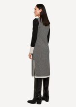 Laden Sie das Bild in den Galerie-Viewer, Neu! Strickkleid Cheeky Jacquard mit geometrischen Blumenmuster - 632T