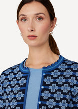 Laden Sie das Bild in den Galerie-Viewer, Oleana Jacke Bijou in Blau