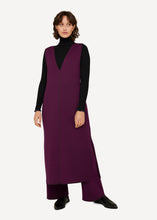 Laden Sie das Bild in den Galerie-Viewer, Neu HW24! Kleid Twilly in der Farbe Ripe plum -Burgundy