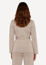 Laden Sie das Bild in den Galerie-Viewer, Neu! Wickeljacke Twilly in der Farbe Pebble -Beige