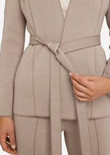 Laden Sie das Bild in den Galerie-Viewer, Neu! Wickeljacke Twilly in der Farbe Pebble -Beige