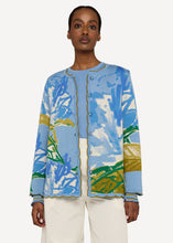 Laden Sie das Bild in den Galerie-Viewer, OLEANA x EDDA - Jacke Johanne in Light blue