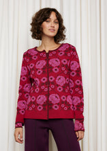 Laden Sie das Bild in den Galerie-Viewer, HW24 - Oleana Cardigan Hildegunn in Rot und Pink