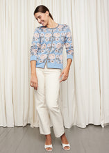 Laden Sie das Bild in den Galerie-Viewer, Oleana Cardigan Hildegunn in Hellblau mit Rosé
