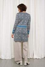 Laden Sie das Bild in den Galerie-Viewer, Neu HW24! Oleana Cardigan Oksana Lang in Blau und Beige