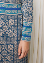 Laden Sie das Bild in den Galerie-Viewer, Neu HW24! Oleana Cardigan Oksana Lang in Blau und Beige