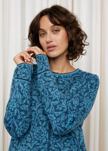 Laden Sie das Bild in den Galerie-Viewer, Oleana Heritage Cardigan Signe in Blau