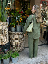 Laden Sie das Bild in den Galerie-Viewer, Shopping Bag midi in der Farbe Fern, light gold