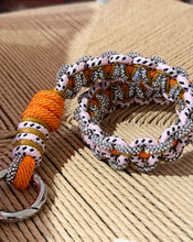 Laden Sie das Bild in den Galerie-Viewer, TIEFENBACHER LEHMANN Makramee Strap Cannes in Orange / Rosa