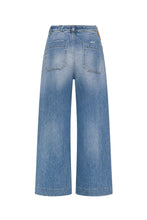 Laden Sie das Bild in den Galerie-Viewer, Hose cropped in Denim von NIU
