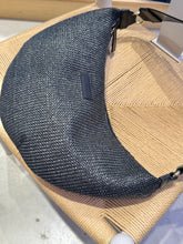 Laden Sie das Bild in den Galerie-Viewer, Tiefenbacher Lehmann Moonbag Raffia in Schwarz