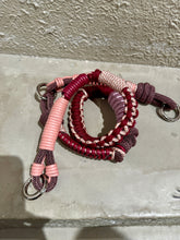 Laden Sie das Bild in den Galerie-Viewer, TIEFENBACHER LEHMANN Makramee Strap BARCELONA in Burgundy/Lavender