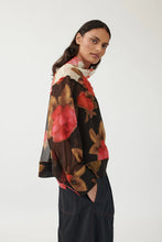 Laden Sie das Bild in den Galerie-Viewer, Seidenbluse mit Flowerprint und Colorblocking