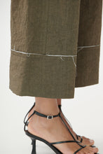 Laden Sie das Bild in den Galerie-Viewer, Culotte aus gewaschenem Leinenmix mit Kontrastdetails