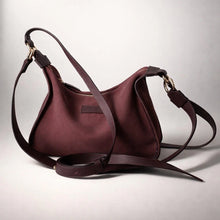 Laden Sie das Bild in den Galerie-Viewer, Setpreis - Tiefenbacher Lehmann Tasche midi Brioche + Barcelona Strap in der Farbe Burgundy