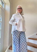 Laden Sie das Bild in den Galerie-Viewer, NARCISA Bluse Johanna in Weiß