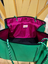 Laden Sie das Bild in den Galerie-Viewer, Modische Shopper für den Sommer in der Farbe Grün
