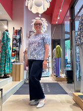 Laden Sie das Bild in den Galerie-Viewer, HEMISPHERE Bluse Olly mit pineapple Print