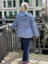 Laden Sie das Bild in den Galerie-Viewer, Kurze und leichte Jacke von MaxMara Leisure