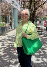 Laden Sie das Bild in den Galerie-Viewer, Modische Shopper für den Sommer in der Farbe Grün