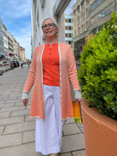Laden Sie das Bild in den Galerie-Viewer, Neu! Oleana Long Cardigan Flow in der Farbe Orange expression