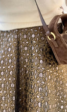 Laden Sie das Bild in den Galerie-Viewer, NIU Rock in Brokatstoff