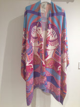 Laden Sie das Bild in den Galerie-Viewer, Friendly Hunting Stola Tibetan horse