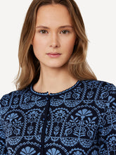 Laden Sie das Bild in den Galerie-Viewer, Neu! Oleana Design Oddrun in Blau