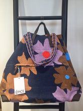 Laden Sie das Bild in den Galerie-Viewer, Épice Bag Delhi in Größe L - Farbe Blau