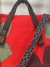 Laden Sie das Bild in den Galerie-Viewer, Épice Bag Delhi in Größe S - Farbe Rot
