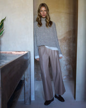 Laden Sie das Bild in den Galerie-Viewer, HEMISPHERE Cashmere Pullover in Naturtöne