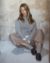 Laden Sie das Bild in den Galerie-Viewer, HEMISPHERE Cashmere Pullover in Naturtöne