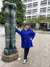 Laden Sie das Bild in den Galerie-Viewer, Backstage Jacke in Walkwolle in Royalblau