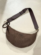 Laden Sie das Bild in den Galerie-Viewer, Tiefenbacher Lehmann Moonbag in Schokolade