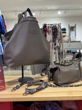 Laden Sie das Bild in den Galerie-Viewer, TIEFENBACHER LEHMANN - Tote bag aus Nappaleder in der Farbe Taupe