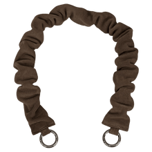 Laden Sie das Bild in den Galerie-Viewer, TIEFENBACHER LEHMANN bagstrap Schrunchie in Chocolate
