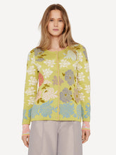 Laden Sie das Bild in den Galerie-Viewer, Oleana Peonies Cardigan in Gelbgrün