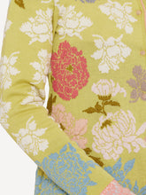 Laden Sie das Bild in den Galerie-Viewer, Oleana Peonies Cardigan in Gelbgrün