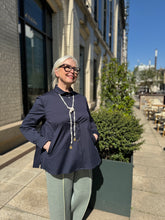 Laden Sie das Bild in den Galerie-Viewer, Neu! NARCISA Bluse Johanna in Khaki und Dunkelblau