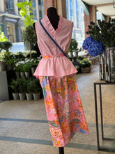 Laden Sie das Bild in den Galerie-Viewer, NARCISA ärmellose Bluse in Rosa mit Rüschen

