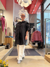 Laden Sie das Bild in den Galerie-Viewer, Longbluse Picos von annette görtz in Anthrazit