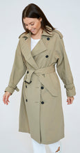 Laden Sie das Bild in den Galerie-Viewer, Trench-Mantel von HEYER in der Farbe beige