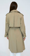 Laden Sie das Bild in den Galerie-Viewer, Trench-Mantel von HEYER in der Farbe beige
