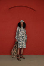 Laden Sie das Bild in den Galerie-Viewer, Leichtes Tunikakleid von NIU in Cremebeige mit Blau