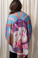 Laden Sie das Bild in den Galerie-Viewer, Friendly Hunting Shepherd Stola - Design Tibetan Horse