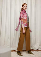 Laden Sie das Bild in den Galerie-Viewer, Oleana Porcelain Cardigan - Design 198 AV